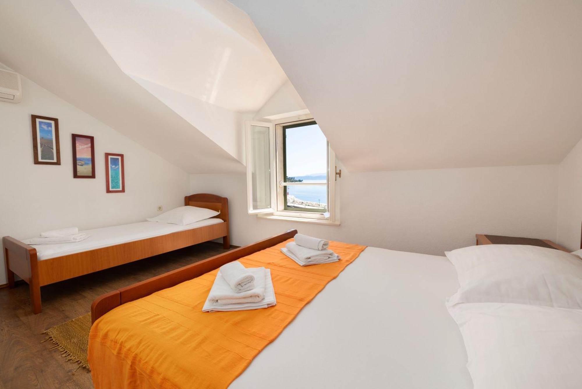 Jasminka Apartments Podgora Eksteriør billede