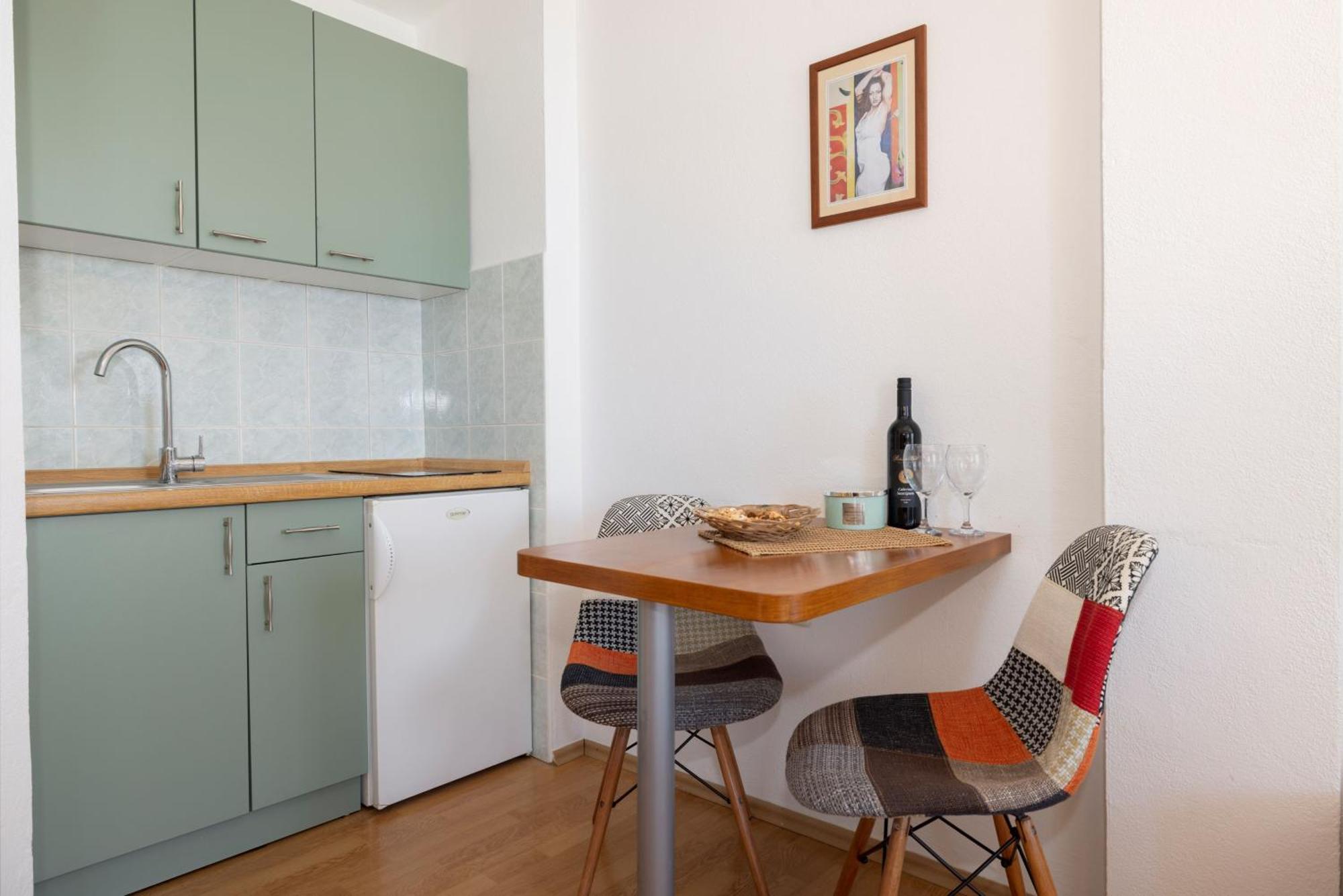 Jasminka Apartments Podgora Eksteriør billede