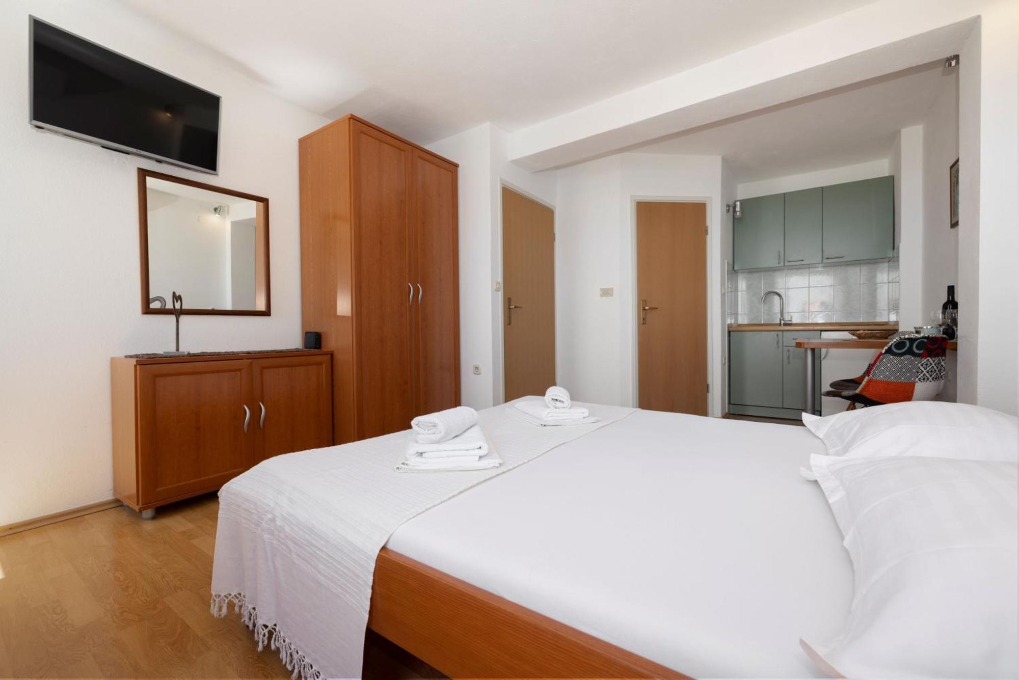 Jasminka Apartments Podgora Eksteriør billede