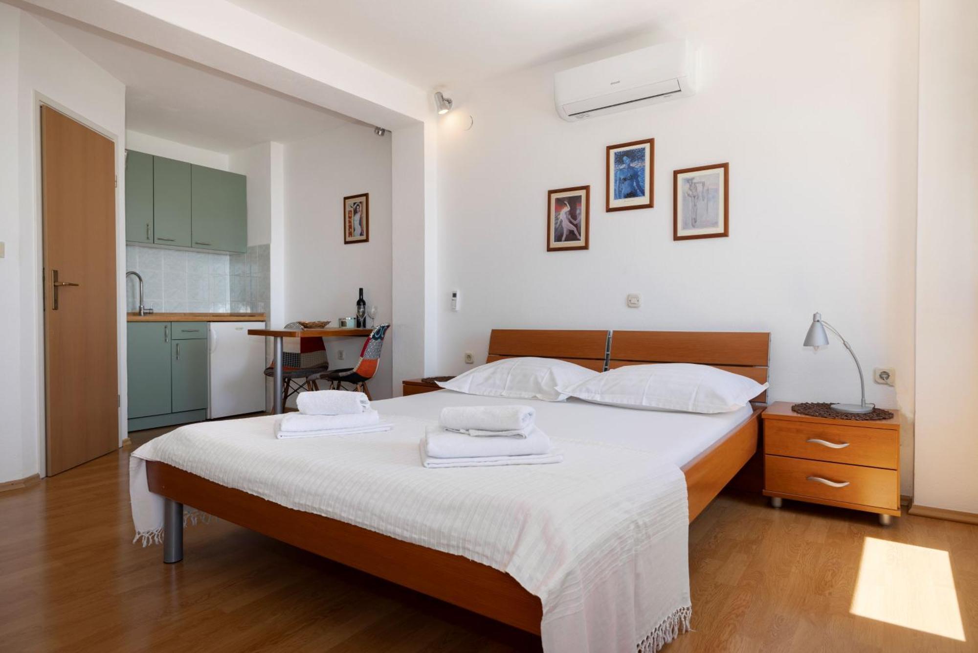 Jasminka Apartments Podgora Eksteriør billede